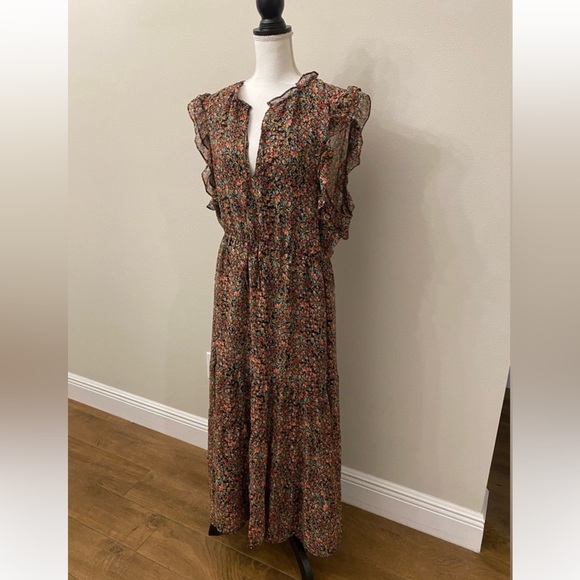 Plus Dress - Picture 4 of 10